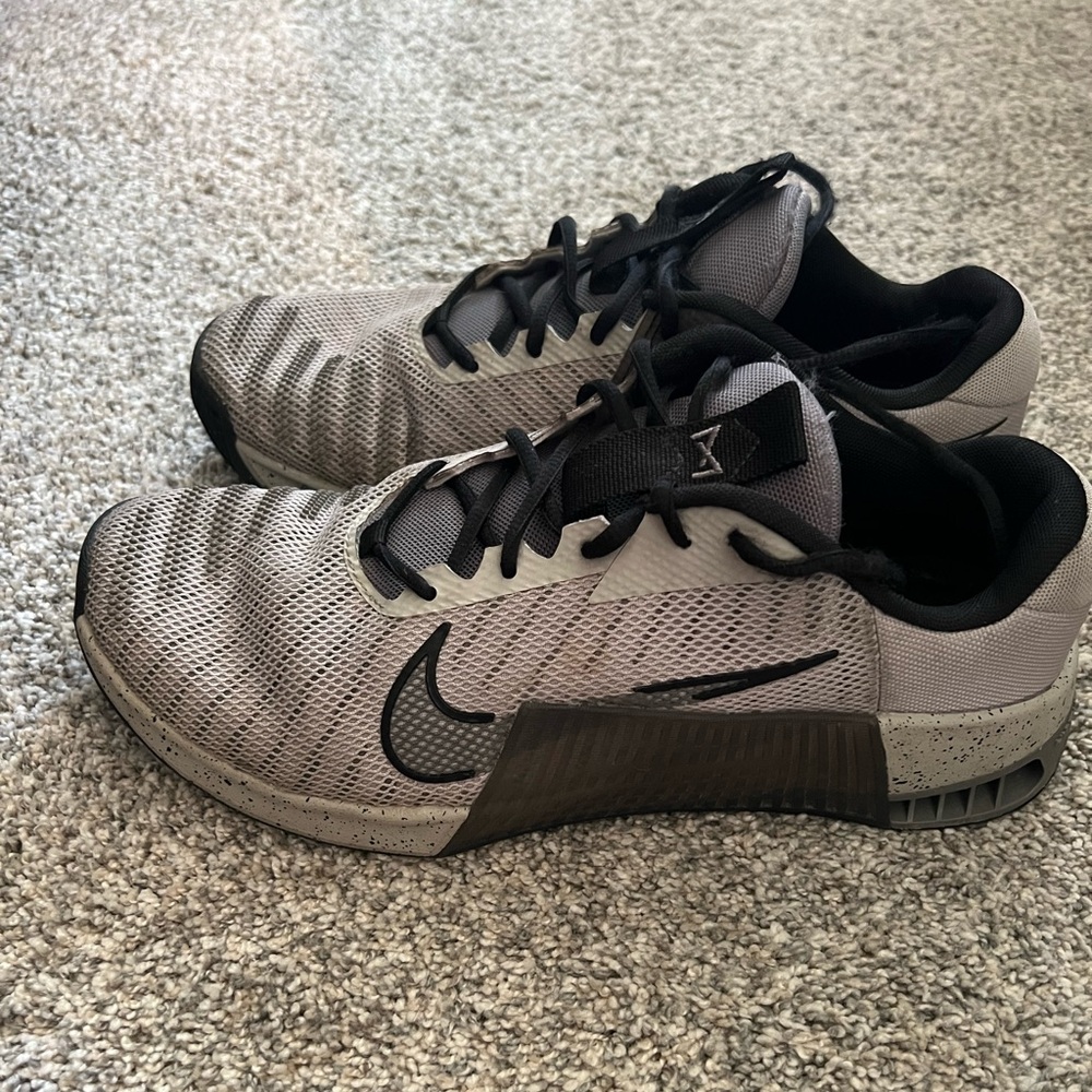 Men’s Nike metcon 9 
Size 10